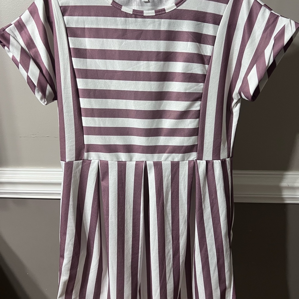 Chic Striped Mauve and White Mini Dress